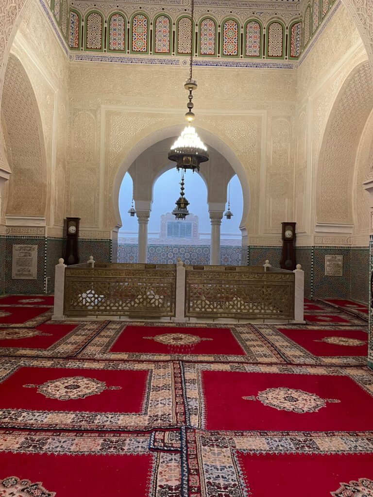 Desert Tours From Casablanca /Desert tour from Casablanca to Merzouga and Zagora, featuring camel rides, imperial cities, and UNESCO sites like Fes and Volubilis./Moroccan Sahara tour with camel trekking and cultural stops/camel rides, desert landscapes